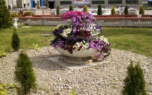 Продается производство вибропрессованной тротуарной плитки,бордюра и других изделий из бетона