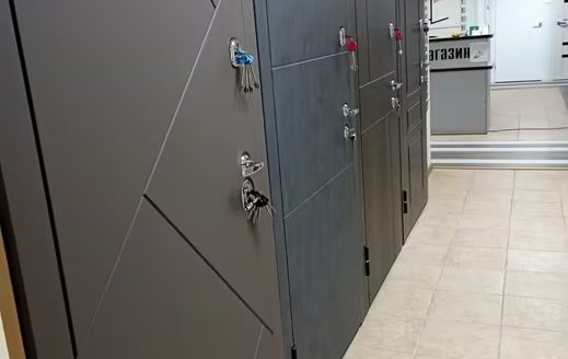 СРОЧНО ПРОДАМ МАГАЗИН ДВЕРЕЙ И ЛАМИНАТА