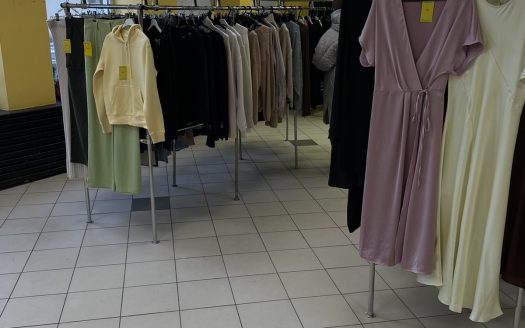 Продается магазин одежды — Сток