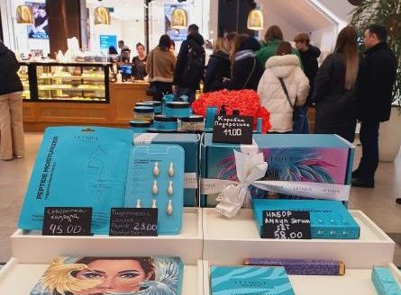 Продаются два островка косметики с эксклюзивом и масштабированием
