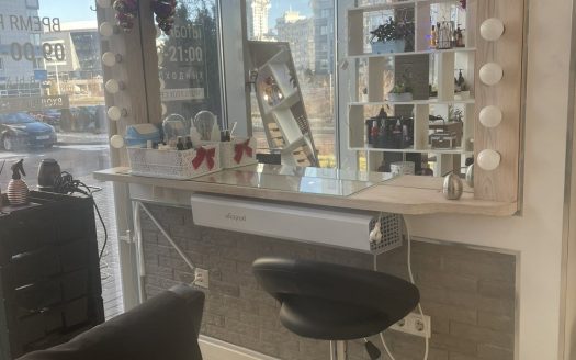 Продается уютный салон красоты в гостинице на первом этаже в микрорайоне Лебяжий