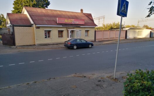Комплекс зданий магазина с большой территорией